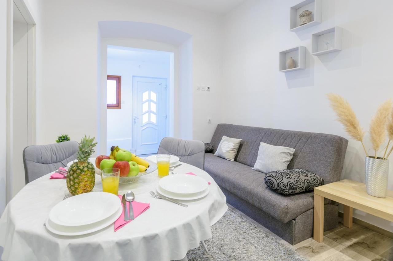 بولا Charming Apartment In Town Center المظهر الخارجي الصورة
